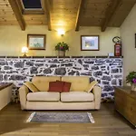 Open Space Penthouse Im Schloss Mit Seeblick By Interhome Διαμέρισμα *