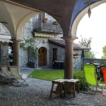 Апартаменты Open Space Penthouse Im Schloss Mit Seeblick By Interhome Рива-ди-Сольто